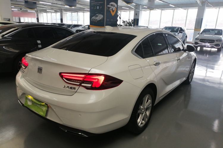 Used Buick Regal 2024 25T Deluxe Edition Rear Right 45 Deg