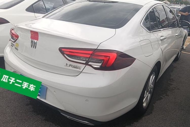 Used Buick Regal 2024 25T Deluxe Edition Rear Right 45 Deg