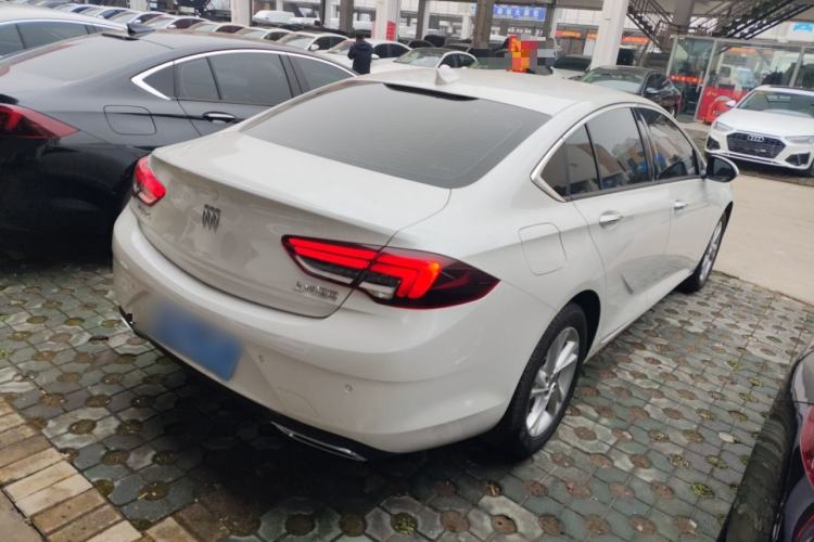 Used Buick Regal 2024 25T Deluxe Edition Rear Right 45 Deg