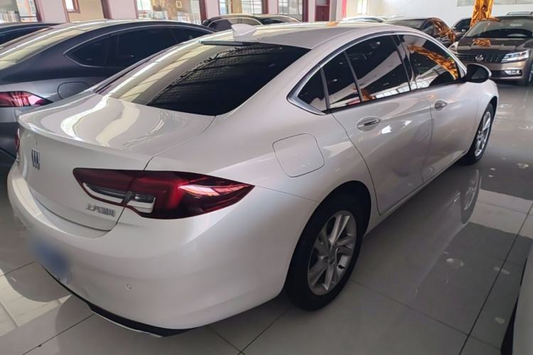 Used Buick Regal 2024 25T Deluxe Edition Rear Right 45 Deg