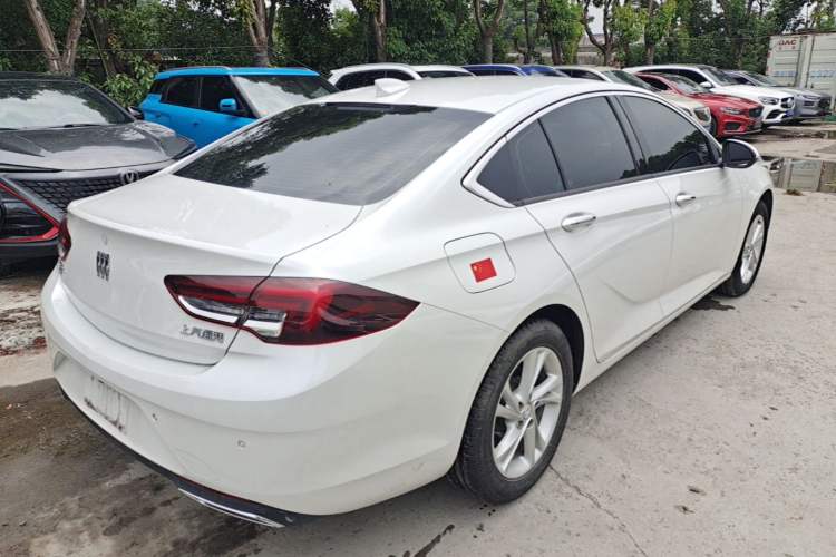 Used Buick Regal 2024 25T Deluxe Edition Rear Right 45 Deg