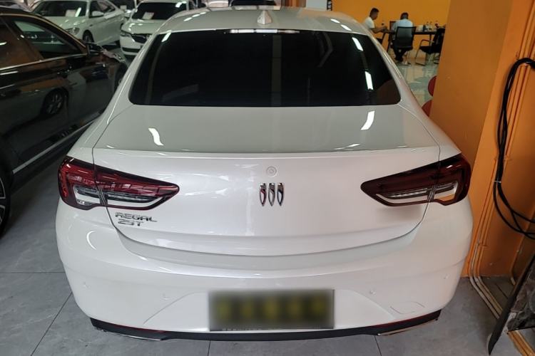 Used Buick Regal 2024 25T Deluxe Edition Rear