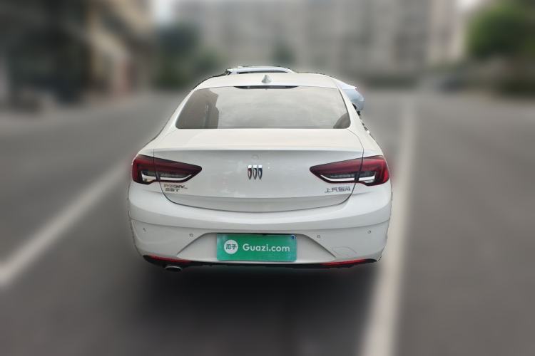 Used Buick Regal 2024 28T Luxury Edition Rear