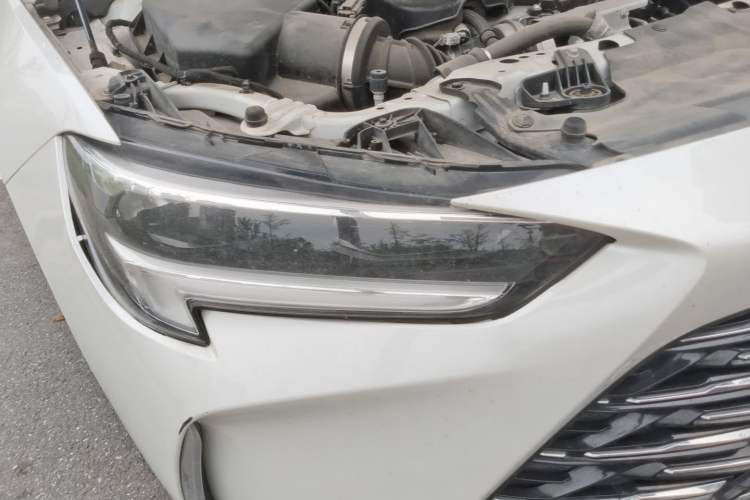 Used Buick Regal 2024 25T Deluxe Edition Right Front Headlight