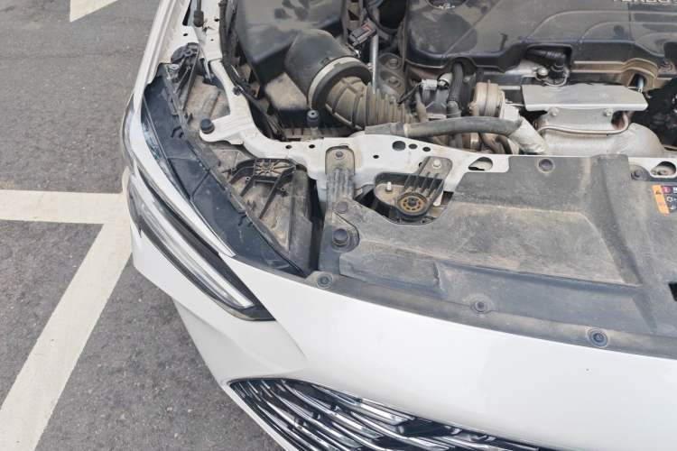 Used Buick Regal 2024 25T Deluxe Edition Right Front Headlight