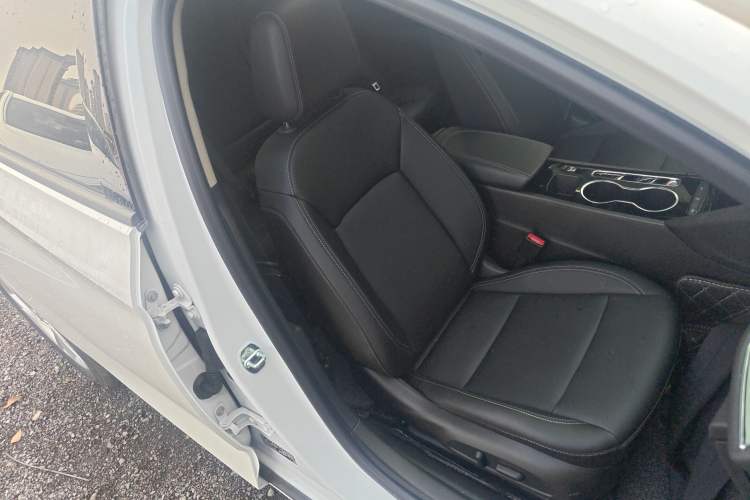 Used Buick Regal 2024 Revised 25T Ultra-Comfort Edition Right Front Seat