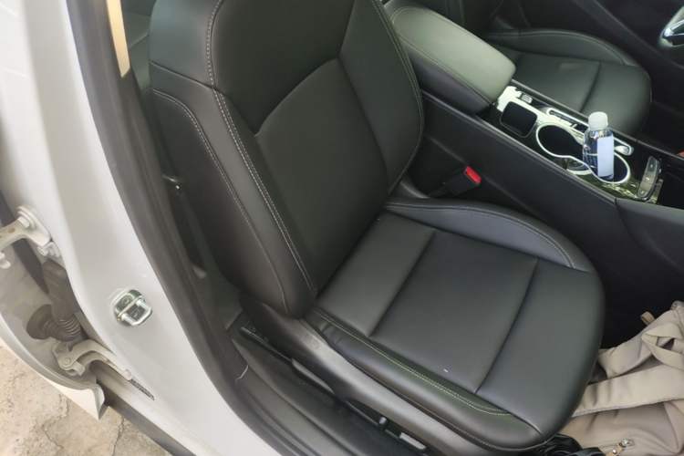 Used Buick Regal 2024 Revised 25T Ultra-Comfort Edition Right Front Seat
