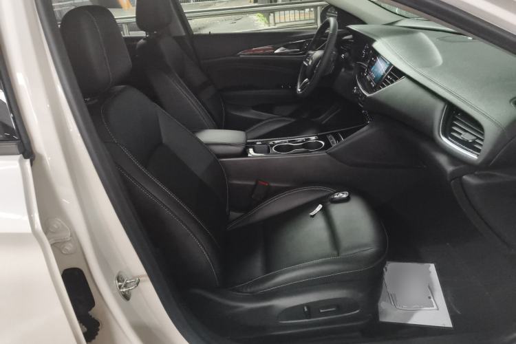 Used Buick Regal 2024 25T Deluxe Edition Right Front Seat