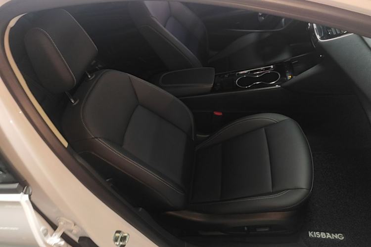 Used Buick Regal 2024 28T Luxury Edition Right Front Seat