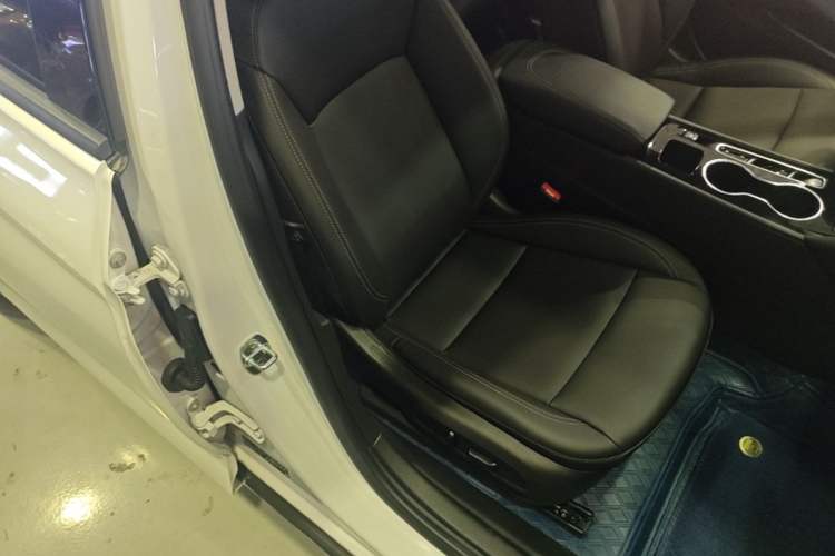 Used Buick Regal 2024 Revised 25T Ultra-Comfort Edition Right Front Seat