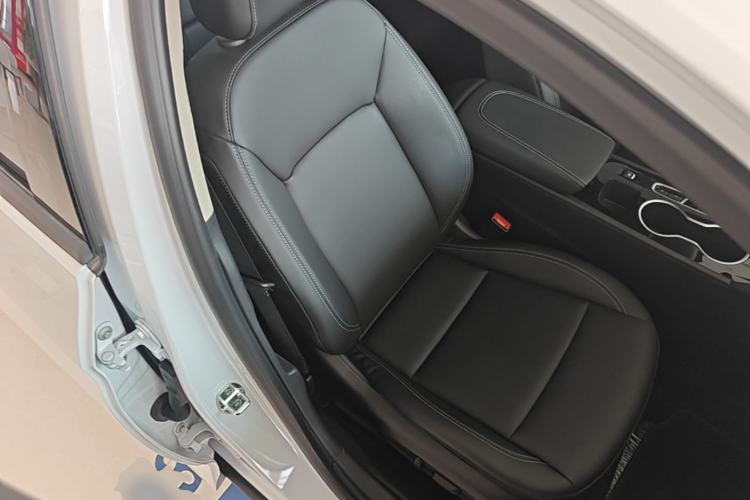 Used Buick Regal 2024 Revised 25T Ultra-Comfort Edition Right Front Seat