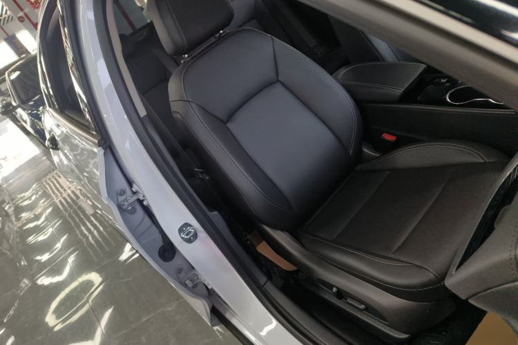 Used Buick Regal 2024 Revised 25T Ultra-Comfort Edition Right Front Seat