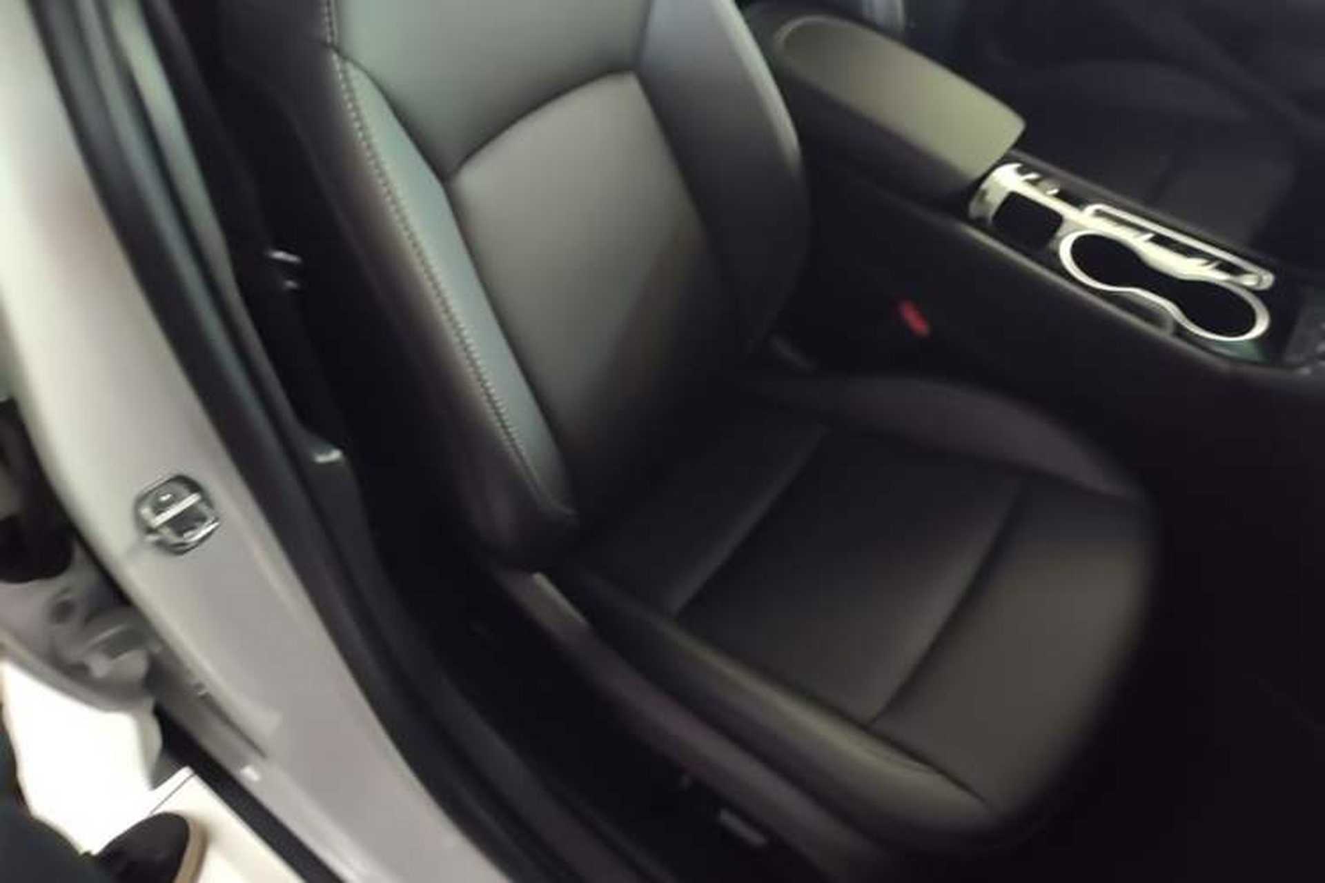 Used Buick Regal 2024 25T Deluxe Edition Right Front Seat