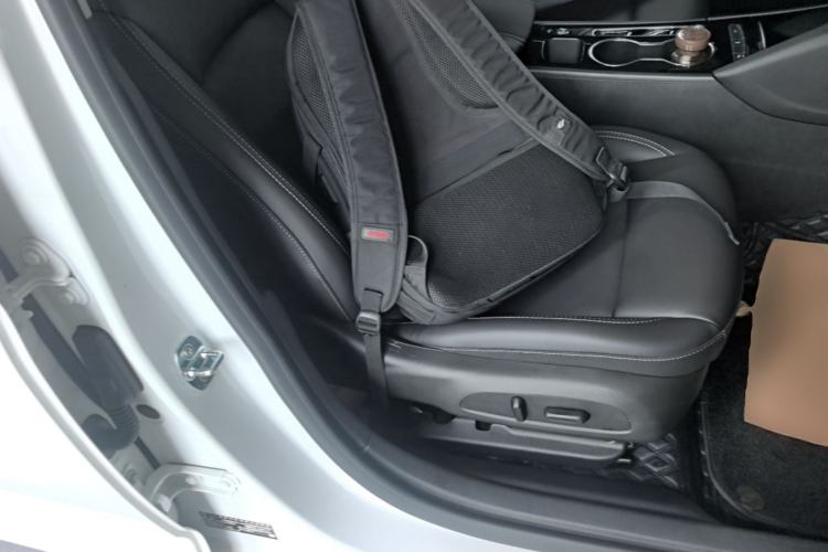 Used Buick Regal 2024 25T Deluxe Edition Right Front Seat