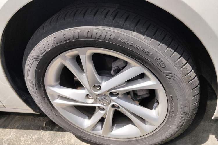 Used Buick Regal 2024 25T Deluxe Edition Right Front Wheel Hub