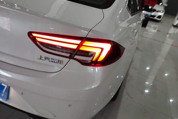 Used Buick Regal 2024 25T Deluxe Edition Right Rear Taillight