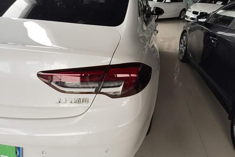 Used Buick Regal 2024 28T Luxury Edition Right Rear Taillight