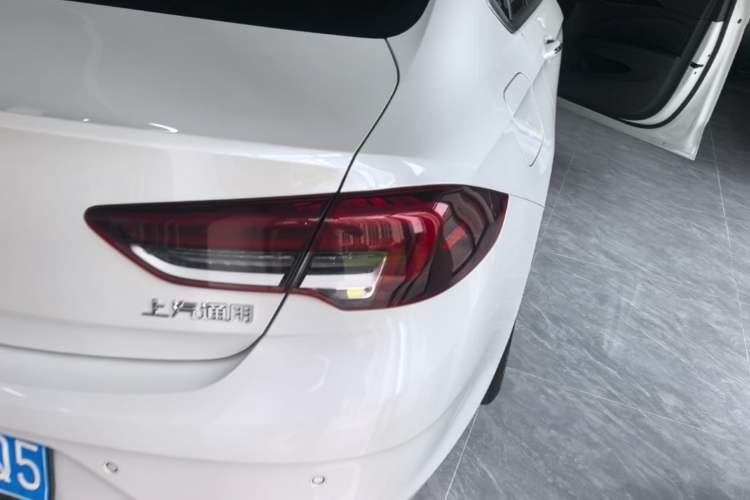 Used Buick Regal 2024 25T Deluxe Edition Right Rear Taillight