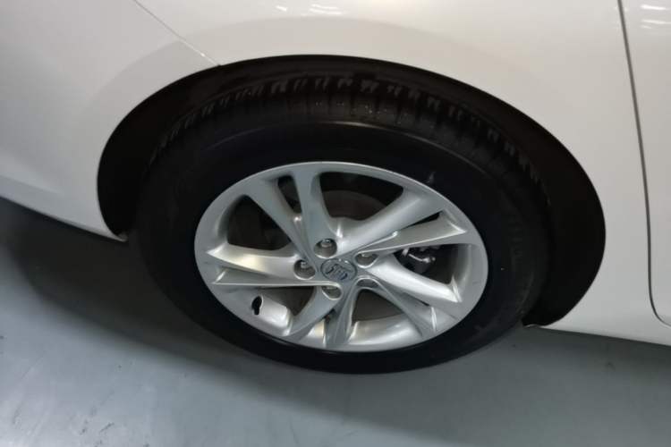 Used Buick Regal 2024 25T Deluxe Edition Right Rear Wheel Hub
