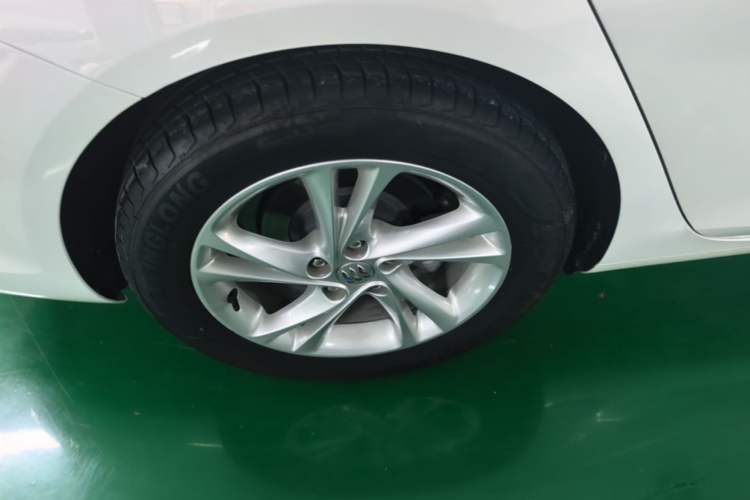 Used Buick Regal 2024 25T Deluxe Edition Right Rear Wheel Hub