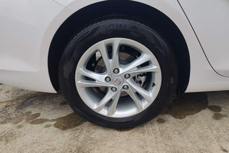 Used Buick Regal 2024 Revised 25T Ultra-Comfort Edition Right Rear Wheel Hub
