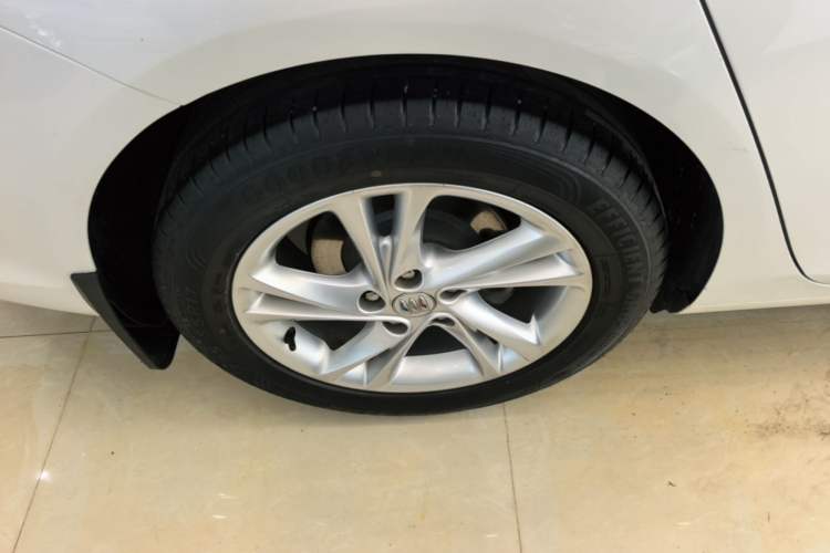 Used Buick Regal 2024 25T Deluxe Edition Right Rear Wheel Hub