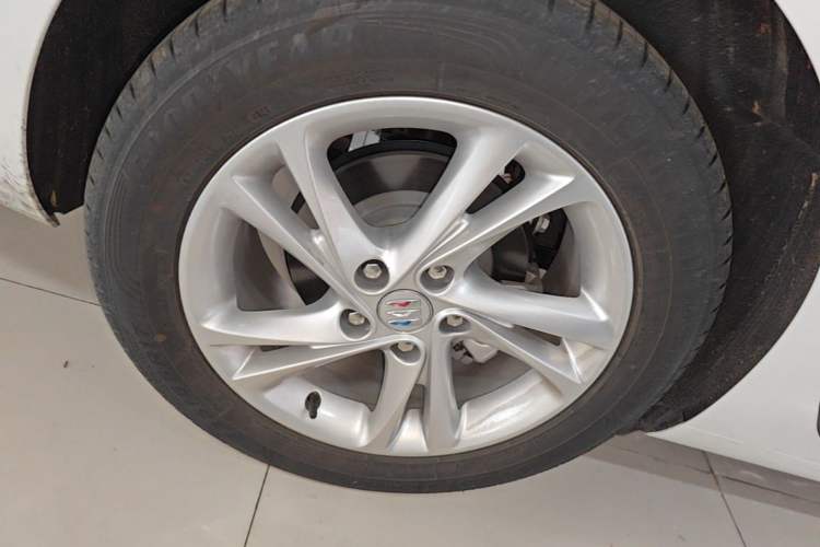 Used Buick Regal 2024 25T Deluxe Edition Right Rear Wheel Hub