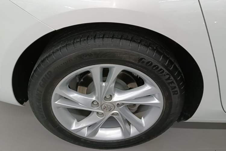 Used Buick Regal 2024 25T Deluxe Edition Right Rear Wheel Hub