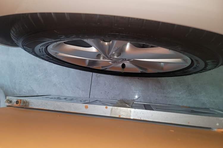 Used Buick Regal 2024 25T Deluxe Edition Right Rear Wheel Hub
