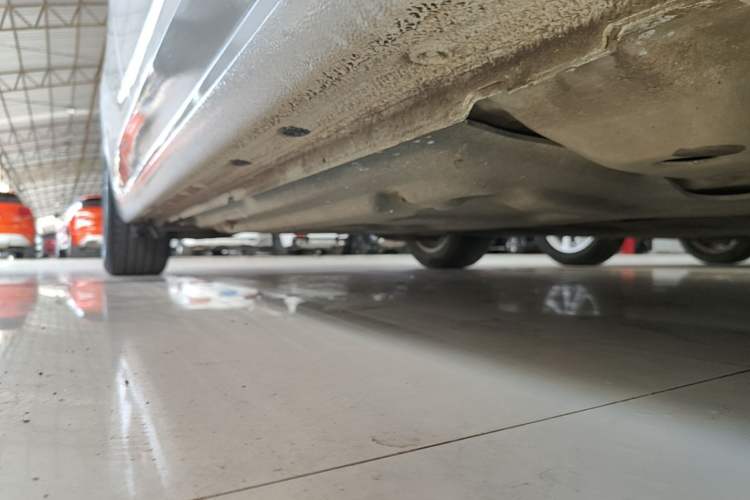 Used Buick Regal 2024 25T Deluxe Edition Right Side Sill