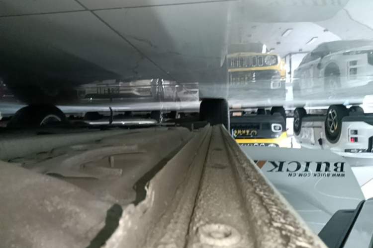 Used Buick Regal 2024 25T Deluxe Edition Right Side Sill
