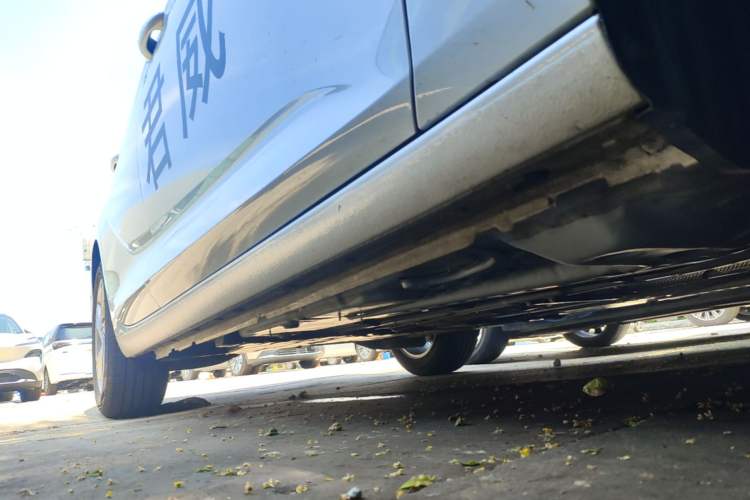 Used Buick Regal 2024 Revised 25T Ultra-Comfort Edition Right Side Sill