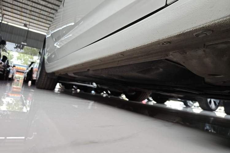 Used Buick Regal 2024 28T Luxury Edition Right Side Sill