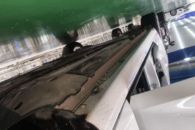 Used Buick Regal 2024 25T Deluxe Edition Right Side Sill