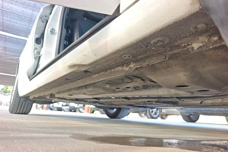 Used Buick Regal 2024 25T Deluxe Edition Right Side Sill