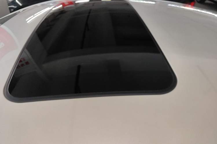 Used Buick Regal 2024 25T Deluxe Edition Roof