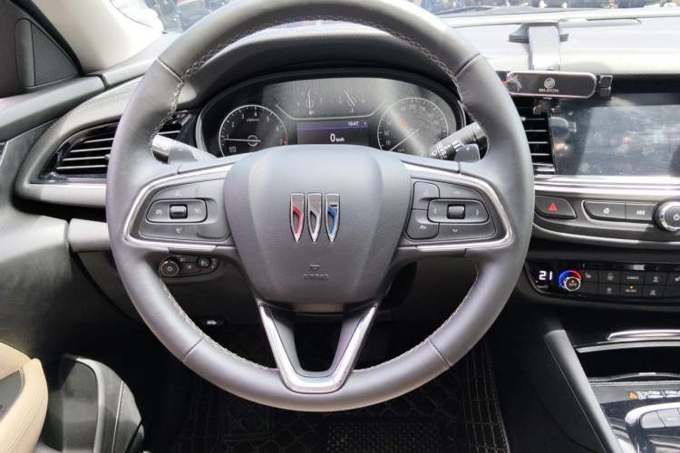 Used Buick Regal 2024 25T Deluxe Edition Steering Wheel