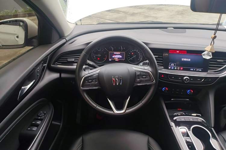 Used Buick Regal 2024 25T Deluxe Edition Steering Wheel