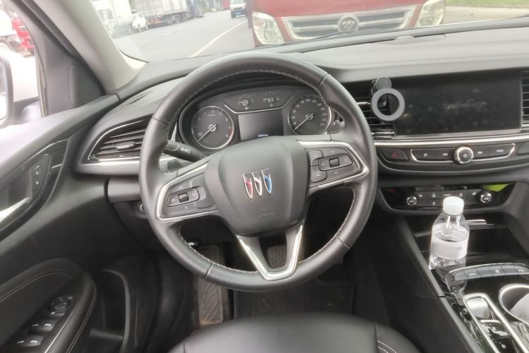 Used Buick Regal 2024 25T Deluxe Edition Steering Wheel