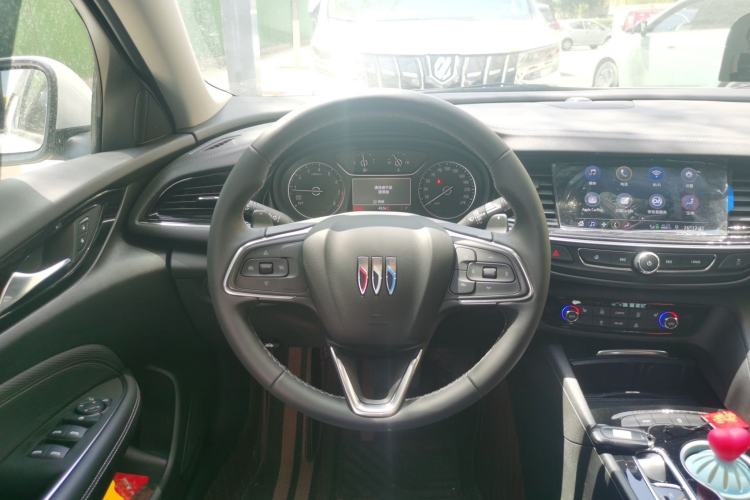 Used Buick Regal 2024 25T Deluxe Edition Steering Wheel