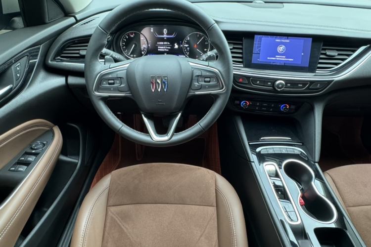 Used Buick Regal 2024 28T Luxury Edition Steering Wheel
