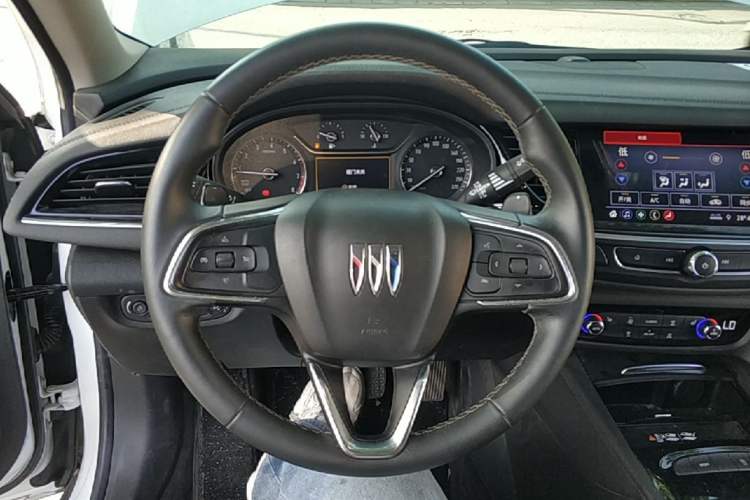 Used Buick Regal 2024 25T Deluxe Edition Steering Wheel