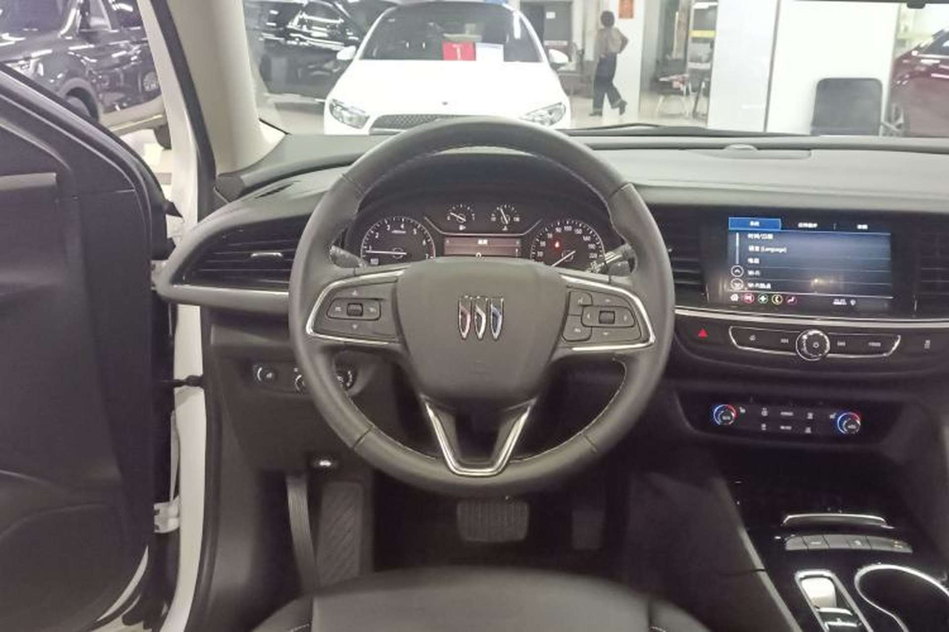 Used Buick Regal 2024 25T Deluxe Edition Steering Wheel