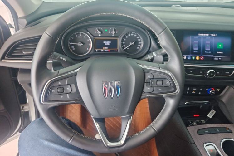 Used Buick Regal 2024 25T Deluxe Edition Steering Wheel