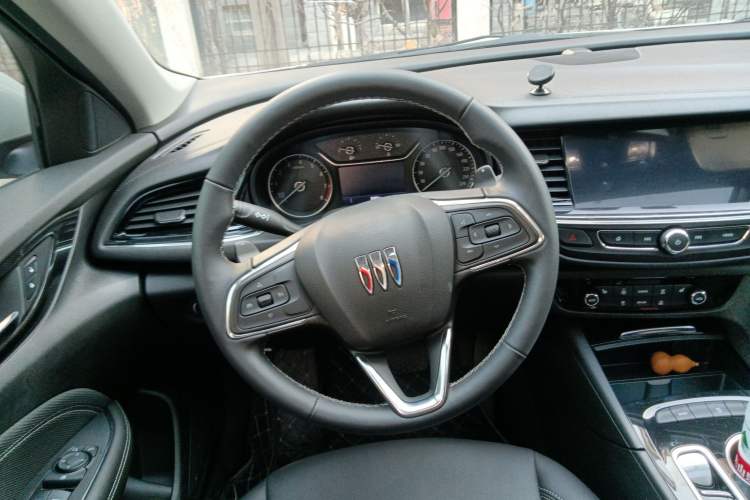 Used Buick Regal 2024 Revised 25T Ultra-Comfort Edition Steering Wheel