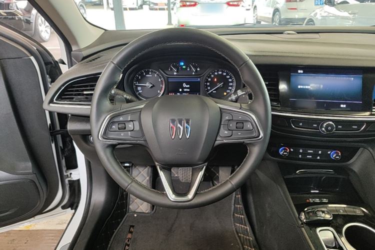 Used Buick Regal 2024 25T Deluxe Edition Steering Wheel