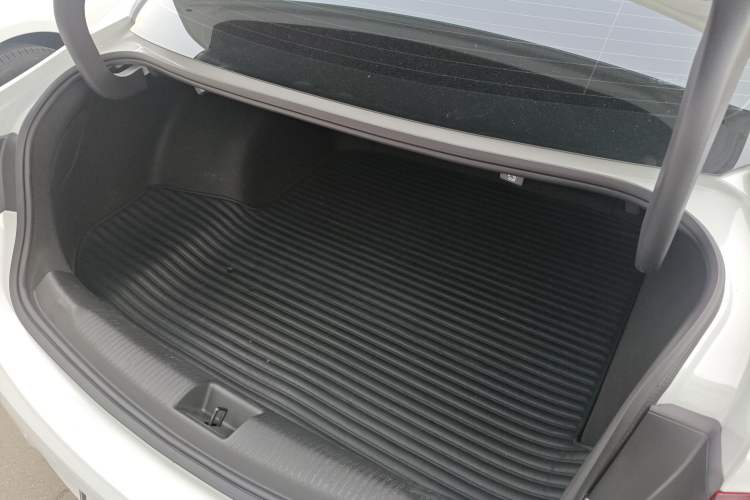 Used Buick Regal 2024 25T Deluxe Edition Trunk