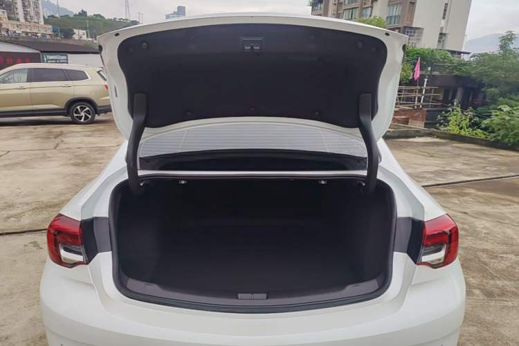 Used Buick Regal 2024 Revised 25T Ultra-Comfort Edition Trunk