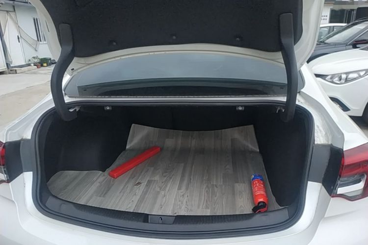 Used Buick Regal 2024 25T Deluxe Edition Trunk