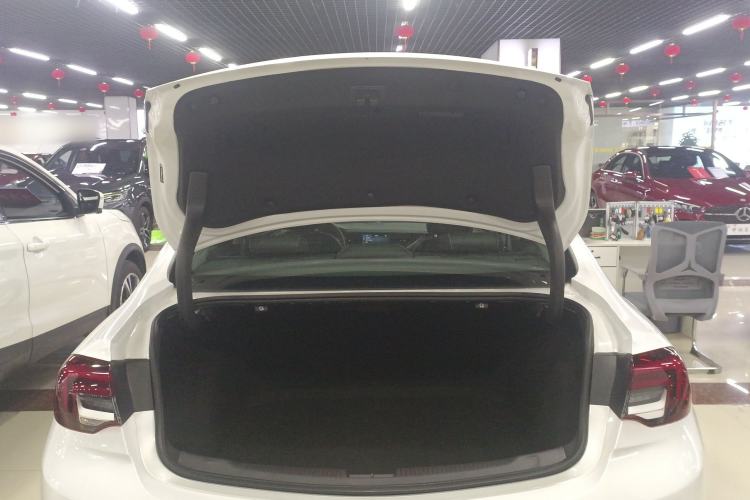 Used Buick Regal 2024 25T Deluxe Edition Trunk